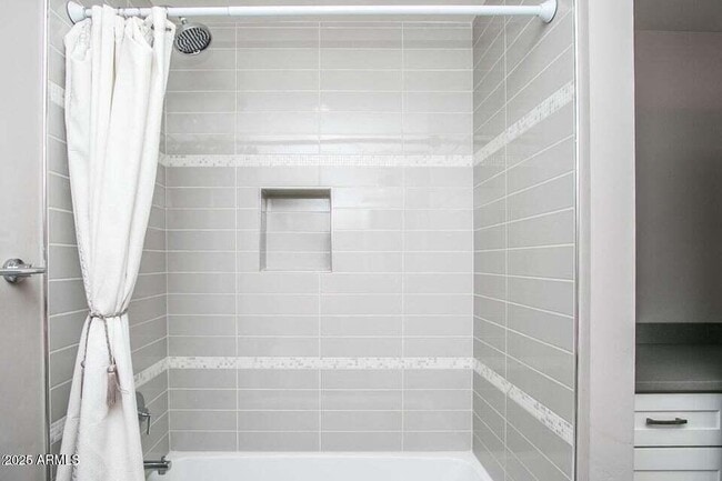 Building Photo - 4232 North 19th Pl