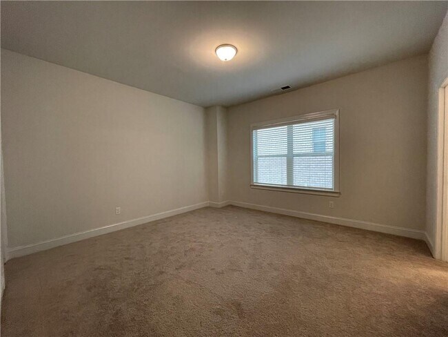 Building Photo - 673 Avondale Creek Dr.