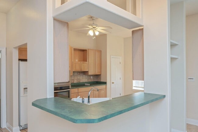 Building Photo - 1697 Glenwood Ct