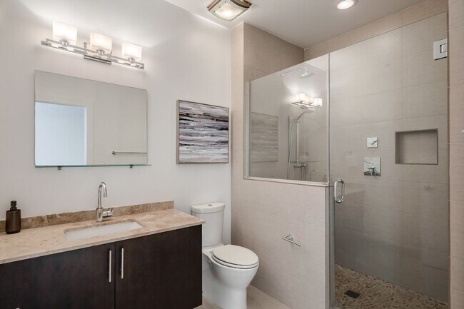 Building Photo - Northern Liberties 4 Bedroom Townhome