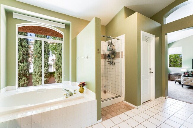 Building Photo - Summerlin 3 Bed / 2.5 Bath Home — Available October 5, 2026