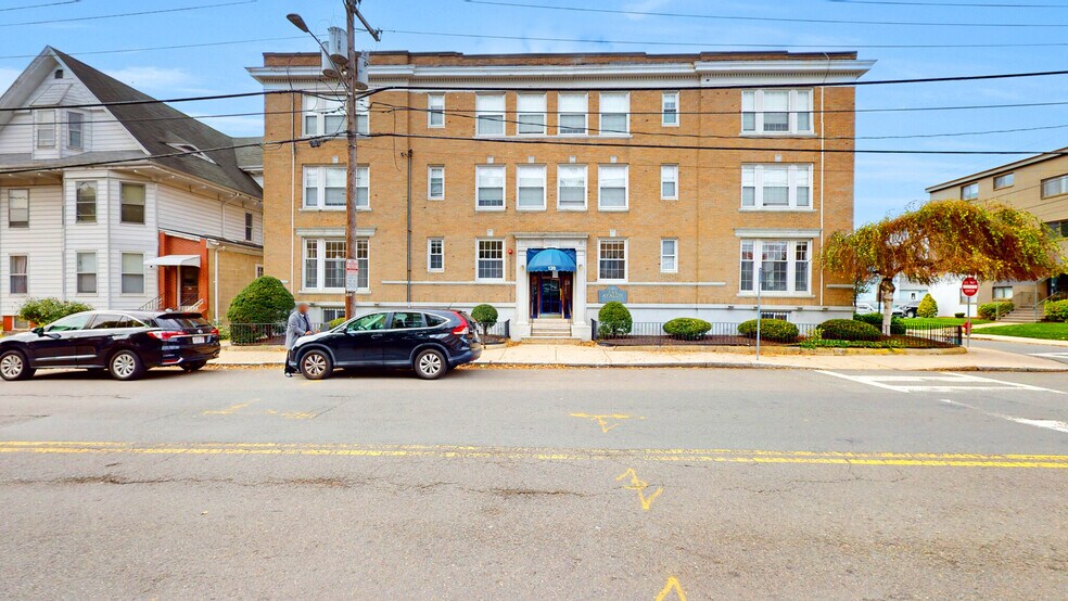 Building Photo - 120 Summer St