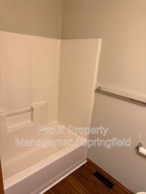 Building Photo - 3807 W Montclair