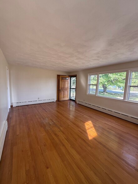 Building Photo - 42 Suffield St