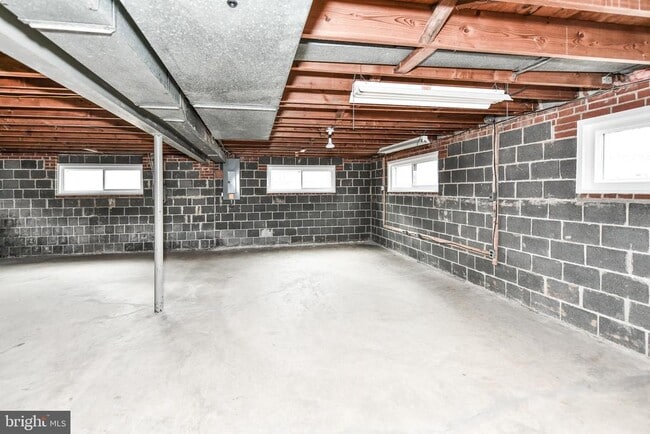 Building Photo - 5508 Inverchapel Rd