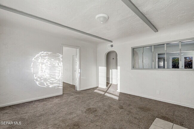 Building Photo - 580 Chula Vista St