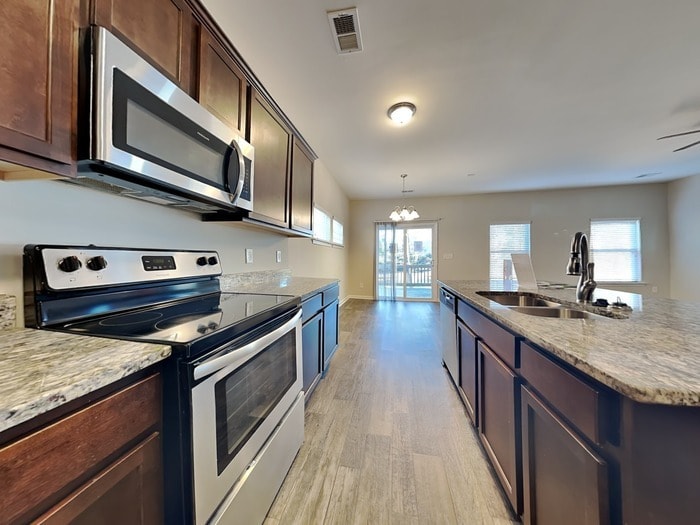 Building Photo - 428 Hawkeye Ct