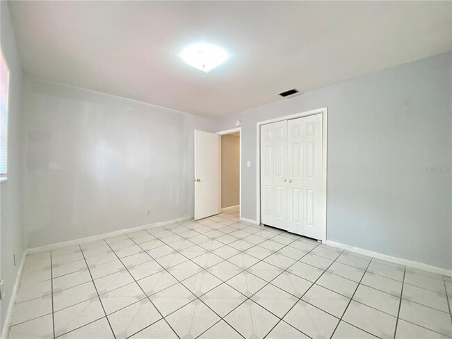 Building Photo - 3112 W Tampa Bay Blvd