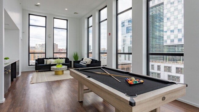 Building Photo - 9 E Mt Royal Ave