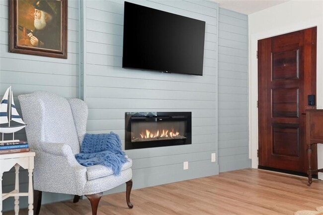 Building Photo - 759 Lantana Ave