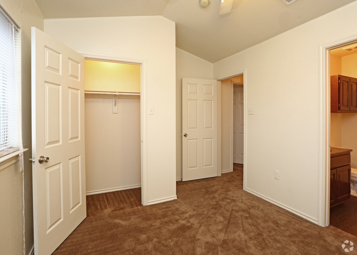 Sycamore Pointe Apartments Fort Worth