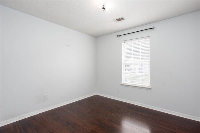 Building Photo - 5414 Sweetsprings Dr SW