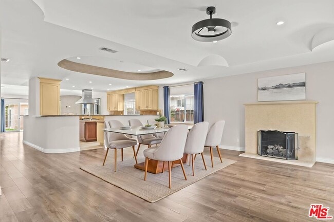 Building Photo - 5027 Ledge Ave