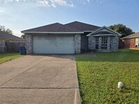 Building Photo - 3013 View Ln