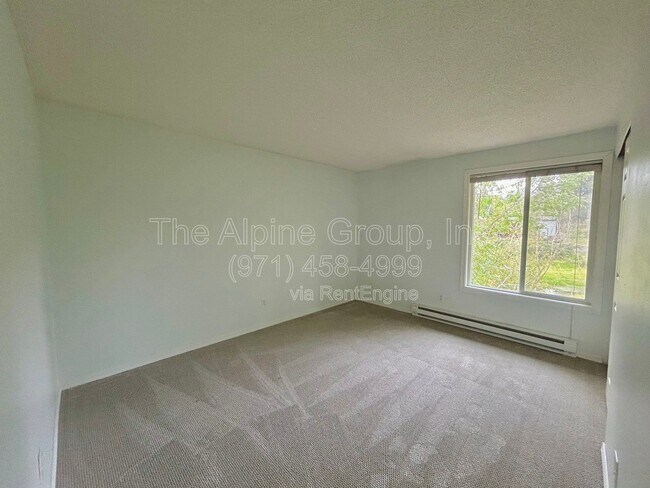 Building Photo - 4905 SW 152nd Ave