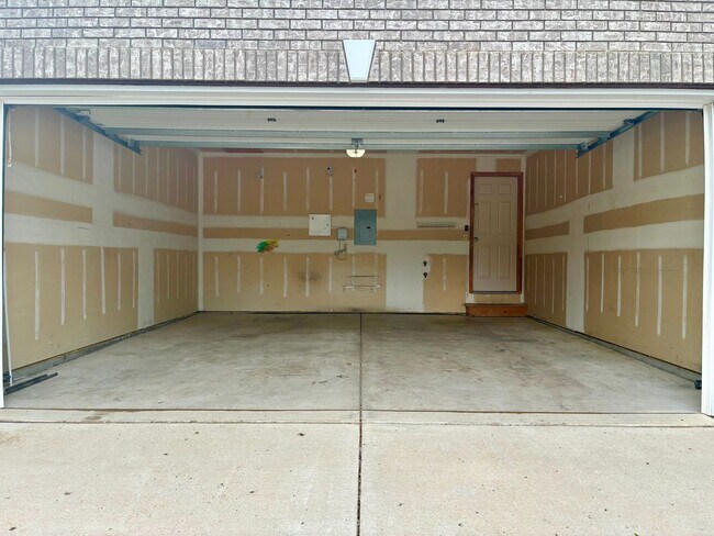 Building Photo - Ranch Style Home Located on Dead-End Street, Easy Access to I-25
