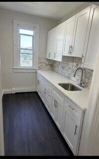 Building Photo - 103 Smalley St