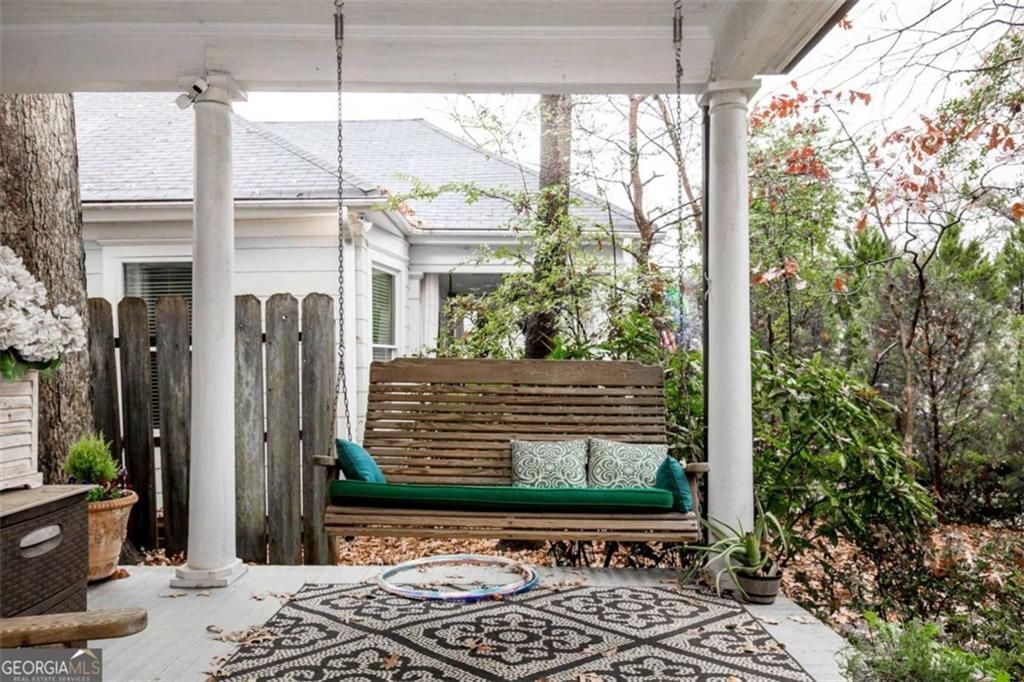 Building Photo - 952 Myrtle St NE