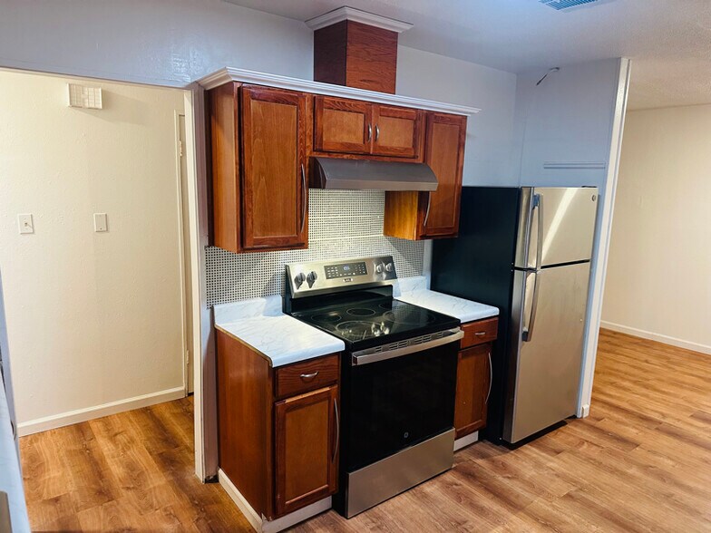 Building Photo - 1217 Holiday Pl