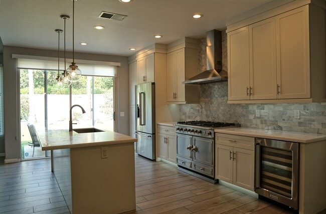 Building Photo - 238 Strada Fortuna