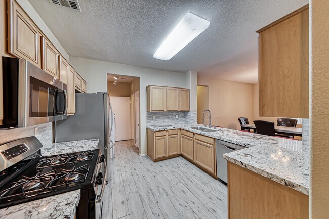 Building Photo - 673 Peachy Canyon Cir