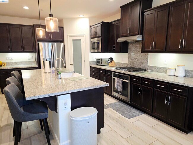 Building Photo - 2488 Remy Cantos Dr