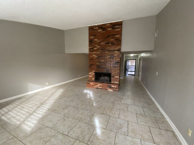 Building Photo - One Story, Union schools, New Paint and Carpet.