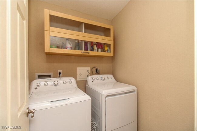 Building Photo - 306 Emerald Bay Cir
