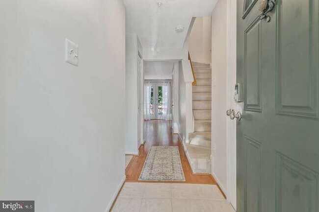 Building Photo - 1226 Quaker Ridge Dr