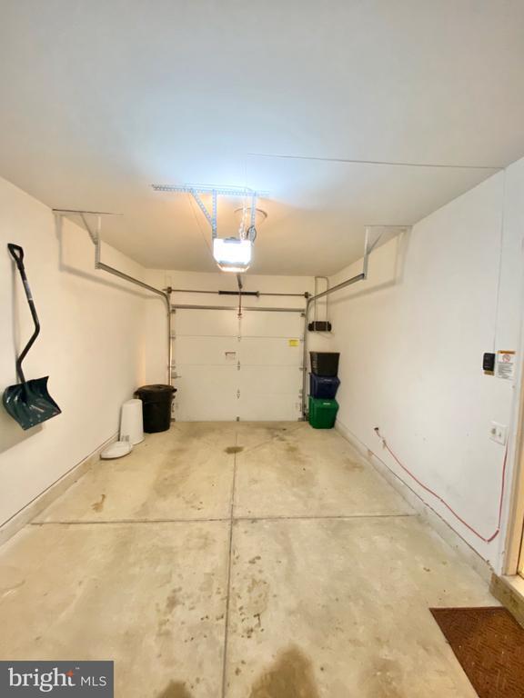 Building Photo - 81 Arell Ct