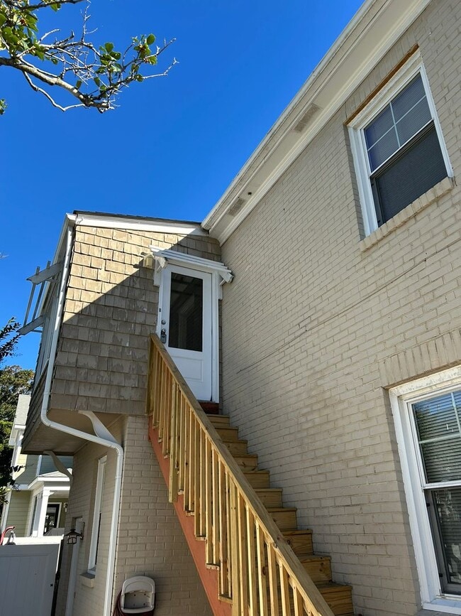 Building Photo - 2216 Baltic Ave