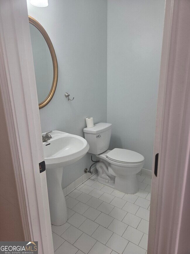 Building Photo - 3770 Glennvale Ct