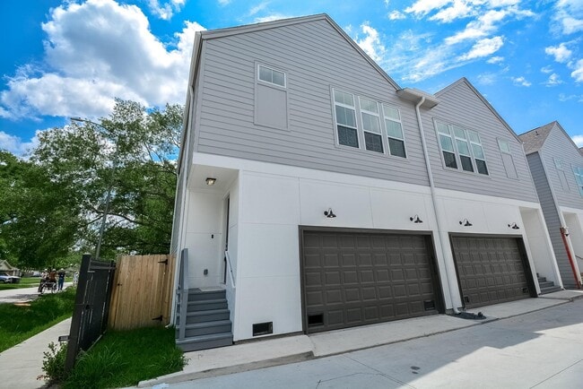 Building Photo - 6017 Cypress St