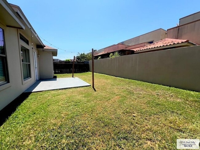 Building Photo - 216 Gilson Rd