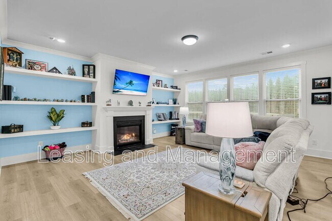 Building Photo - 245 Summer Tanager Dr