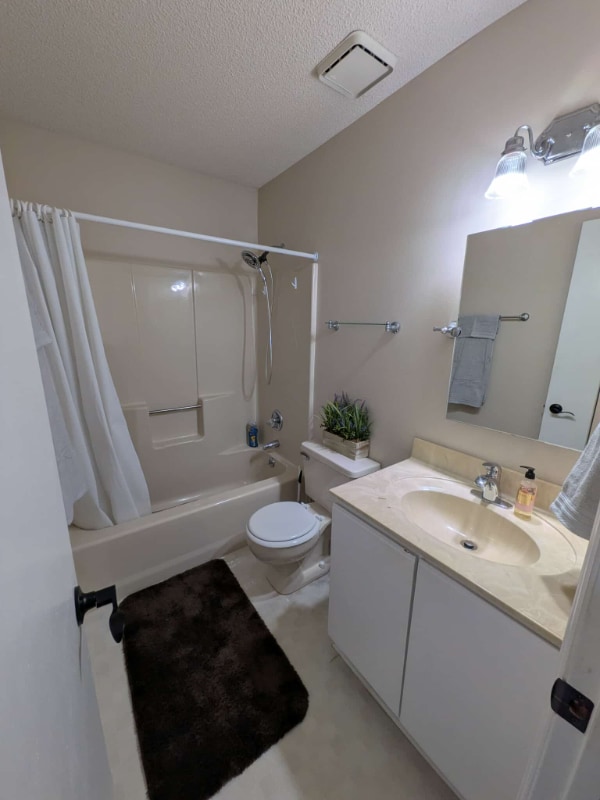 Building Photo - 132 Sussex Dr