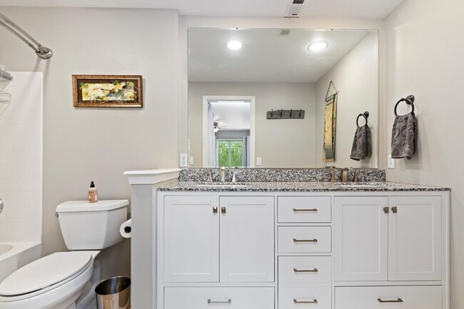 Building Photo - Luxury Condo in SE Boise's most desirable master planned community-Surprise Valley