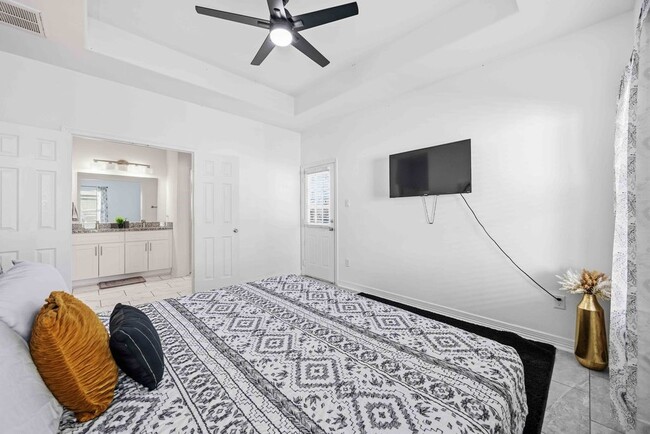 Building Photo - 3825 Easy St