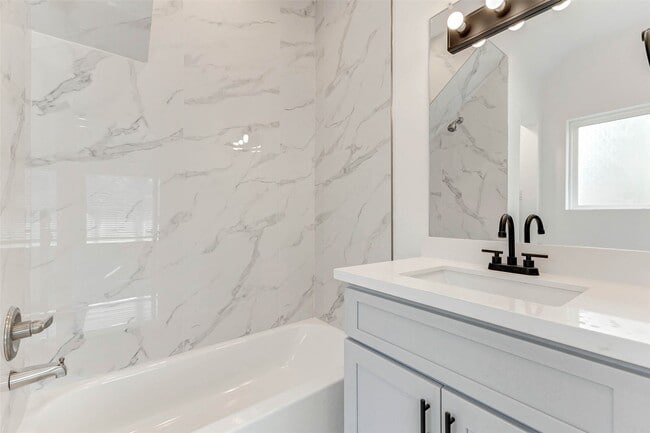 Building Photo - 6017 Beall St