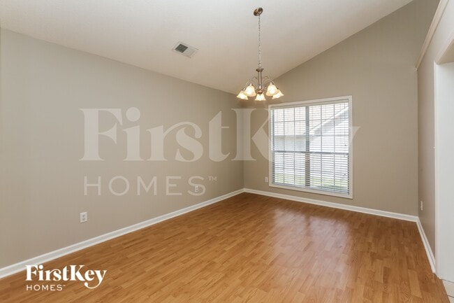 Building Photo - 200 Summer Hill Dr