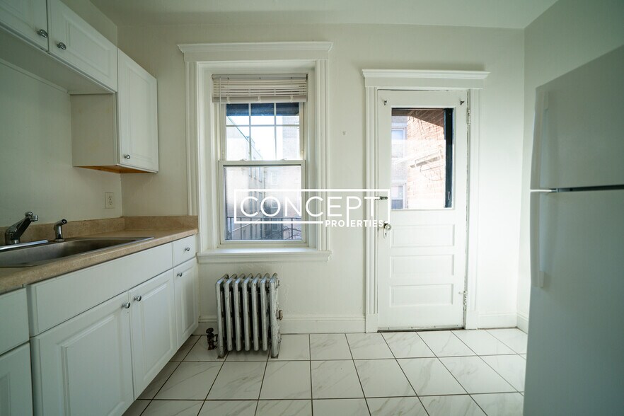Building Photo - 56 Selkirk Rd