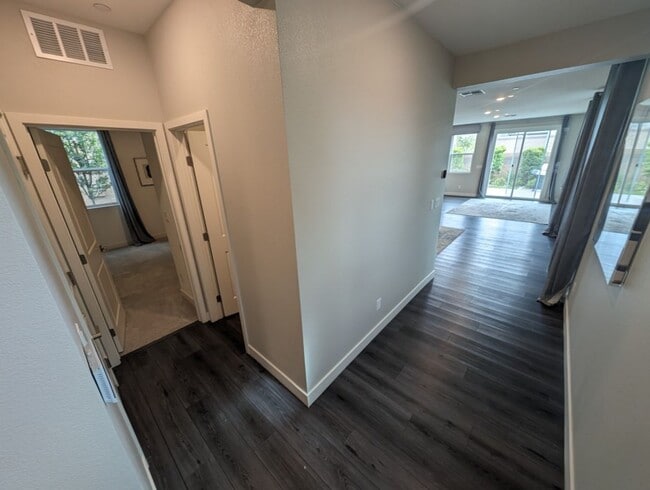 Building Photo - 10795 Gentle Crst Ave