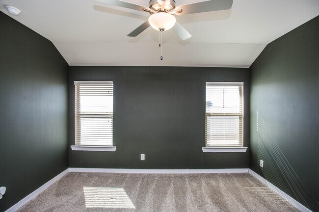 Building Photo - 4717 126th St