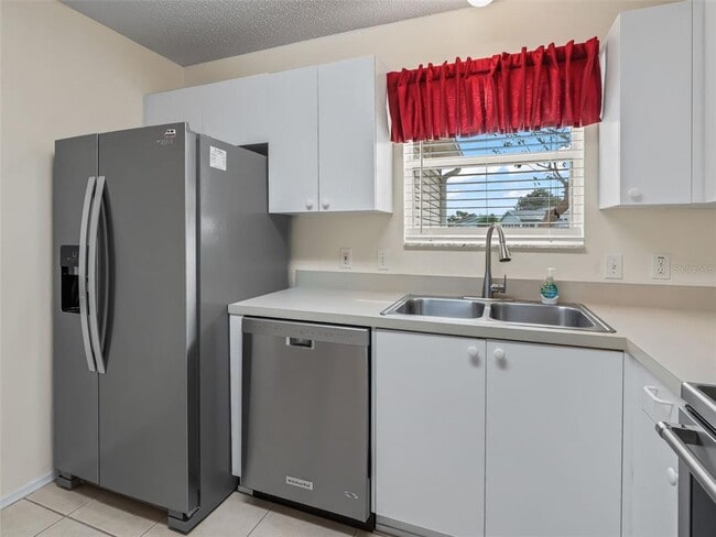 Building Photo - 722 Camino Del Rey Dr