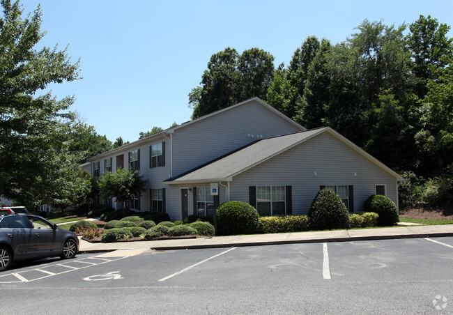 Cross Creek Apartments - Cross Creek