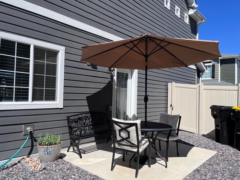 Building Photo - 3960 N Quatar Ct