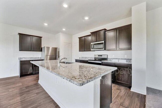 Building Photo - 18505 Quiet Range Dr