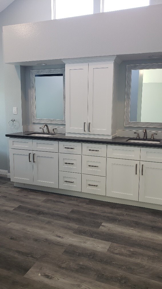 Building Photo - 15692 Live Oak Rd