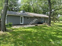 Building Photo - 7100 W Fall Creek Dr