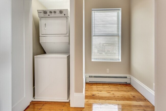 Building Photo - 8 Shetland St